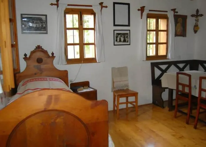 Balajceva Domacija - *